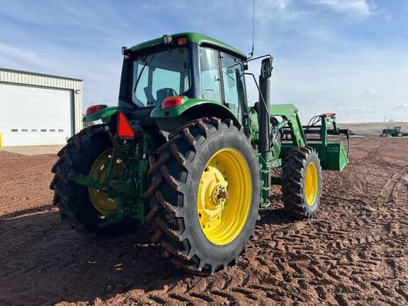 Image of John Deere 6140M equipment image 4