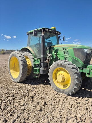 2014 John Deere 6170R Equipment Image0
