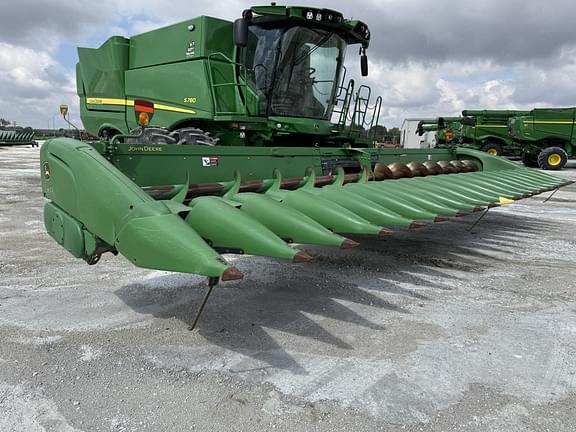 Image of John Deere 618C equipment image 1