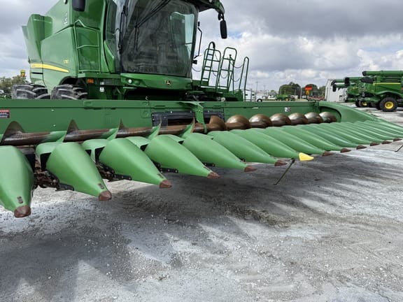 2014 John Deere 618C Equipment Image0