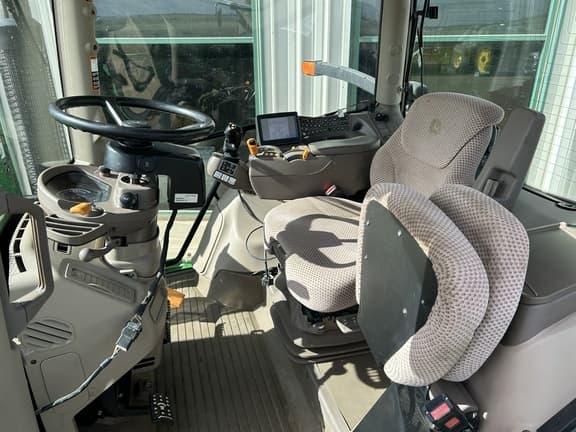 Image of John Deere 6190R equipment image 2