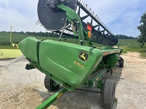 Image of John Deere 635FD equipment image 4