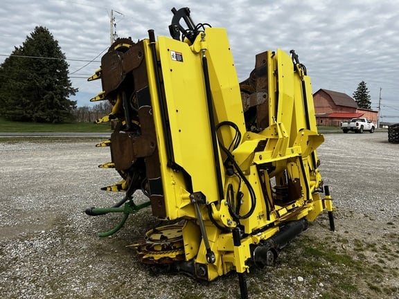 2014 John Deere 692 Equipment Image0