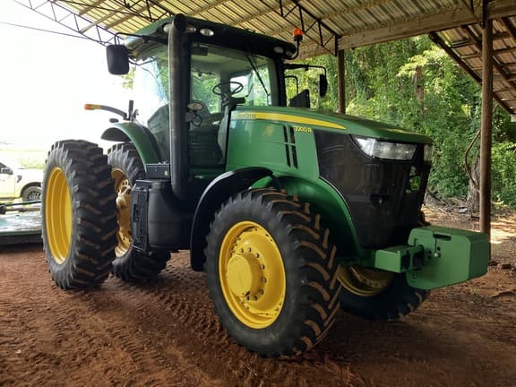 Image of John Deere 7200R equipment image 1