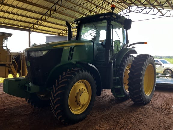 2014 John Deere 7200R Equipment Image0