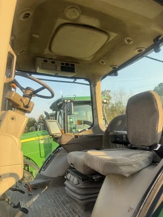 Image of John Deere 7210R equipment image 4