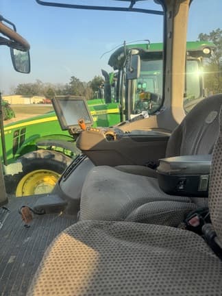 Image of John Deere 7210R equipment image 3