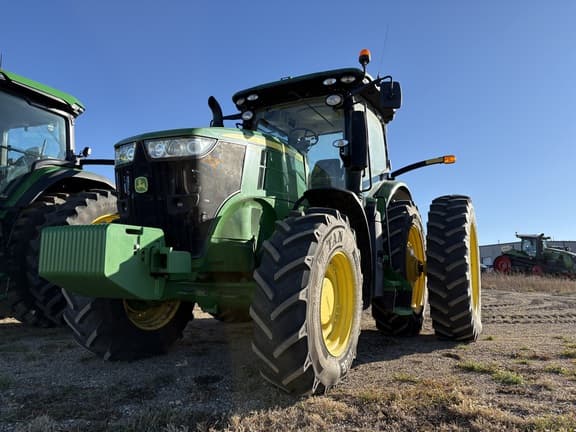 Image of John Deere 7210R equipment image 1
