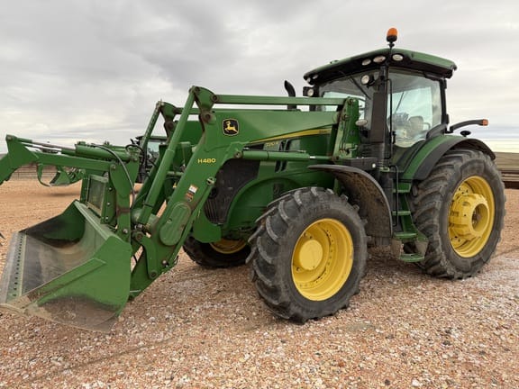 2014 John Deere 7210R Equipment Image0