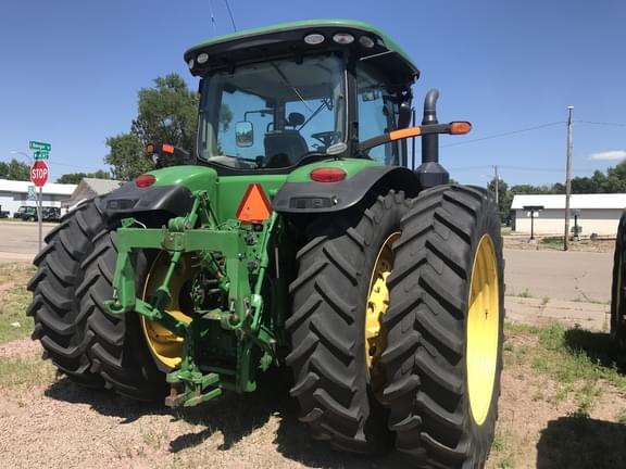 Image of John Deere 7210R equipment image 4