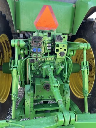 Image of John Deere 7230R equipment image 2