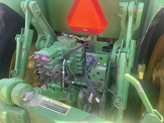 Image of John Deere 7230R equipment image 4
