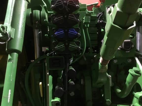 Image of John Deere 7250R equipment image 2