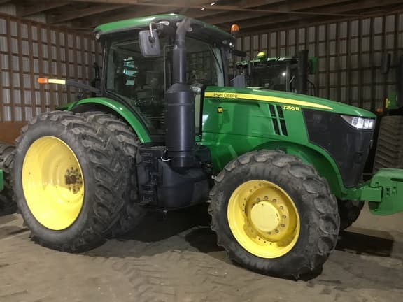 Image of John Deere 7250R equipment image 3
