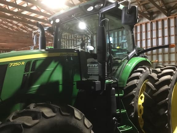 Image of John Deere 7250R Primary image