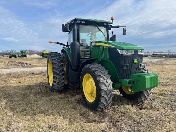 Image of John Deere 7270R Primary image