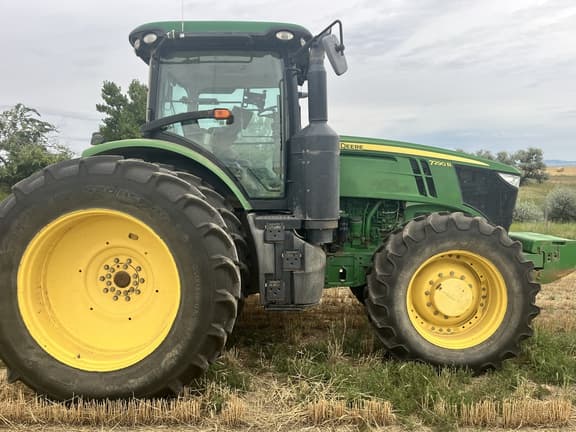 Image of John Deere 7290R equipment image 1