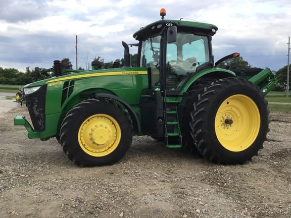 Image of John Deere 8245R equipment image 4