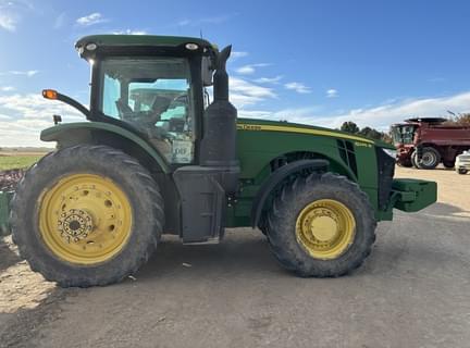Image of John Deere 8245R equipment image 2
