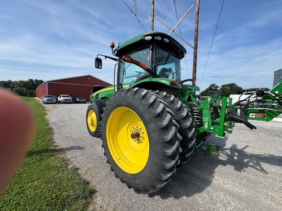 Image of John Deere 8245R equipment image 3