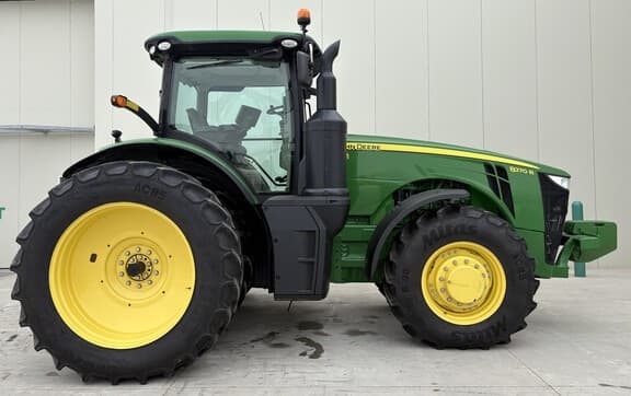 Image of John Deere 8270R equipment image 1