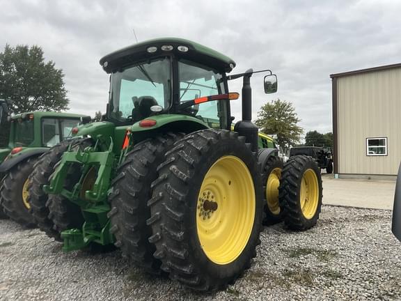 Image of John Deere 8285R equipment image 3