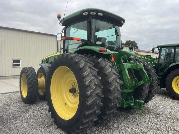 Image of John Deere 8285R equipment image 2