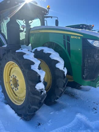 Image of John Deere 8320R equipment image 3