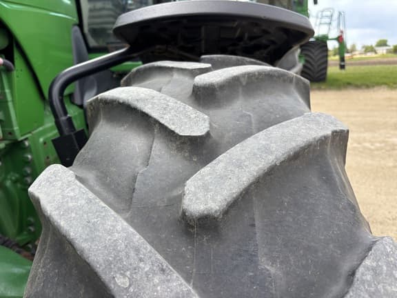 Image of John Deere 8320R equipment image 3