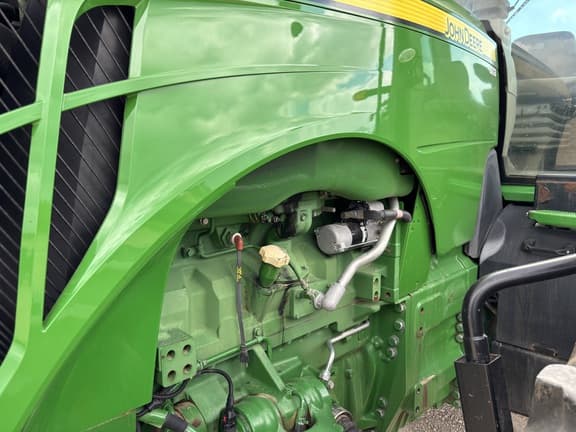Image of John Deere 8320R equipment image 2