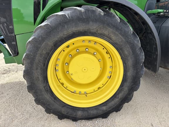 Image of John Deere 8320R equipment image 4