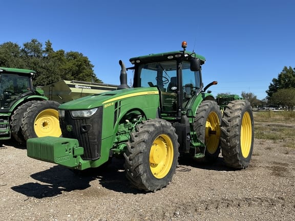 2014 John Deere 8320R Equipment Image0