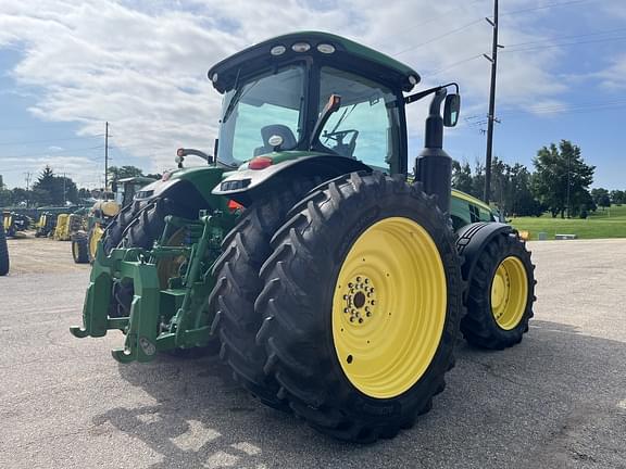 Image of John Deere 8320R equipment image 4