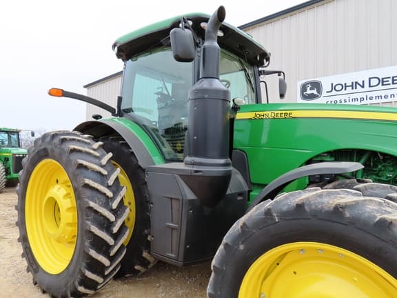 Image of John Deere 8320R equipment image 2