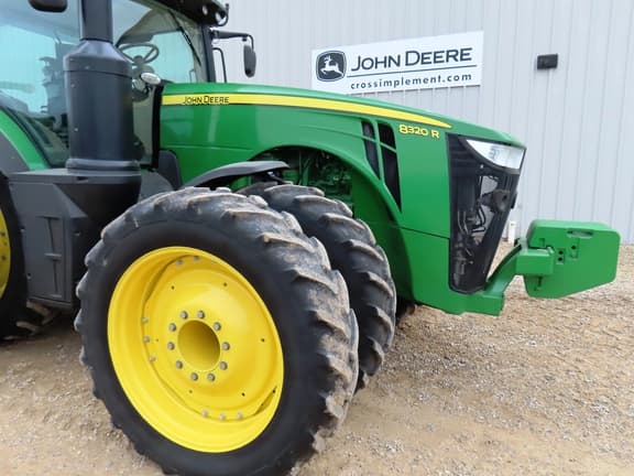 Image of John Deere 8320R equipment image 3