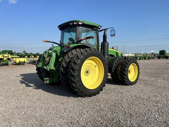 Image of John Deere 8320R equipment image 4