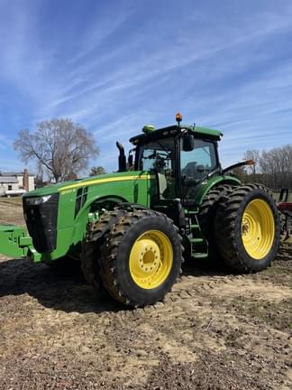 Image of John Deere 8320R equipment image 1