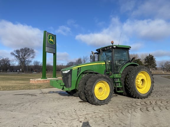 2013 John Deere 8335R Equipment Image0