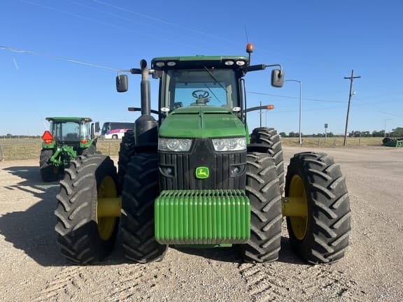 Image of John Deere 8335R equipment image 1