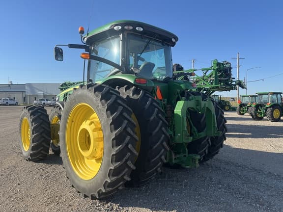 Image of John Deere 8335R equipment image 4