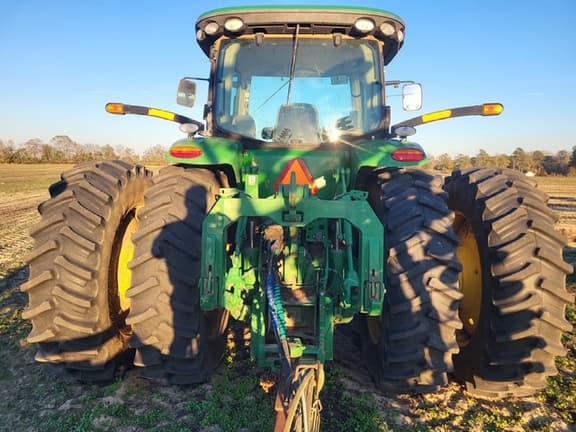 Image of John Deere 8370R equipment image 4
