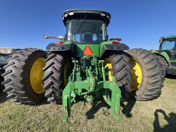 Image of John Deere 8370R equipment image 4