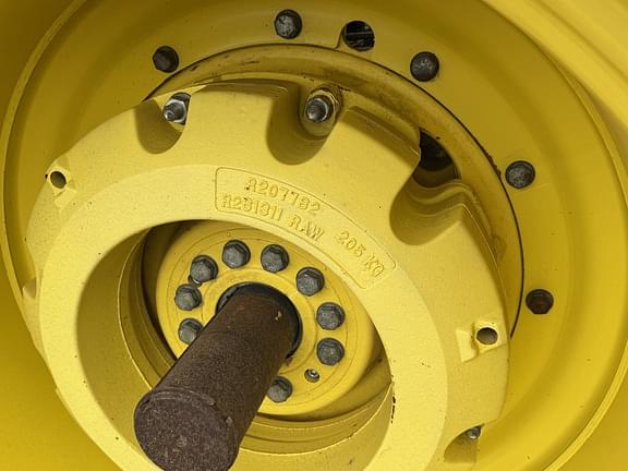Image of John Deere 8370R equipment image 3