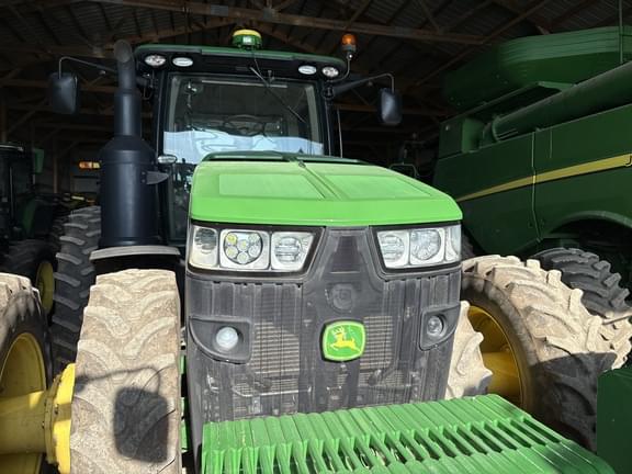 Image of John Deere 8370R equipment image 4