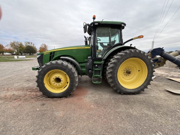 2014 John Deere 8370R Equipment Image0