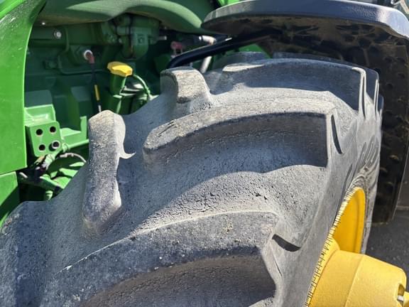Image of John Deere 8370R equipment image 3