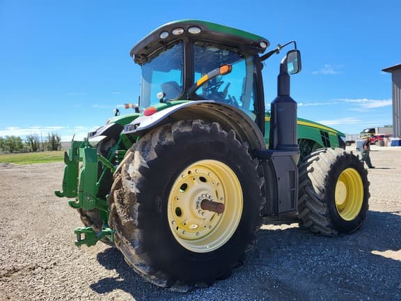 Image of John Deere 8370R equipment image 3