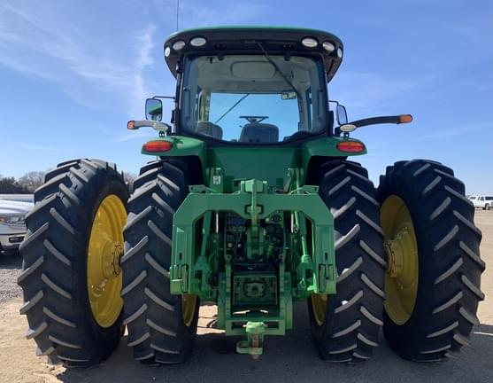 Image of John Deere 8370R equipment image 2