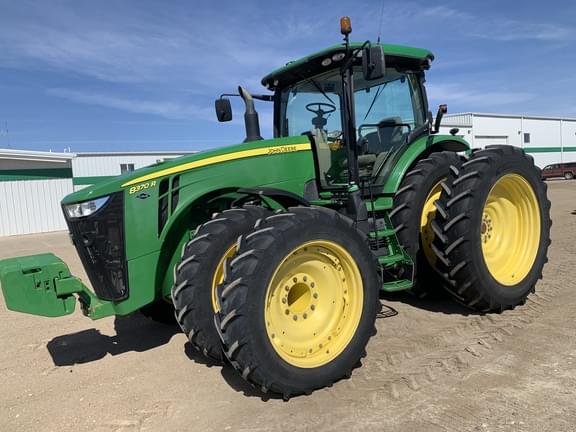 Image of John Deere 8370R equipment image 4