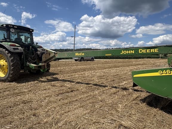 Image of John Deere 946 equipment image 2